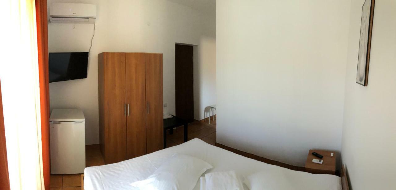 Vila Orient 2 เอโฟริเอนอร์ด ภายนอก รูปภาพ