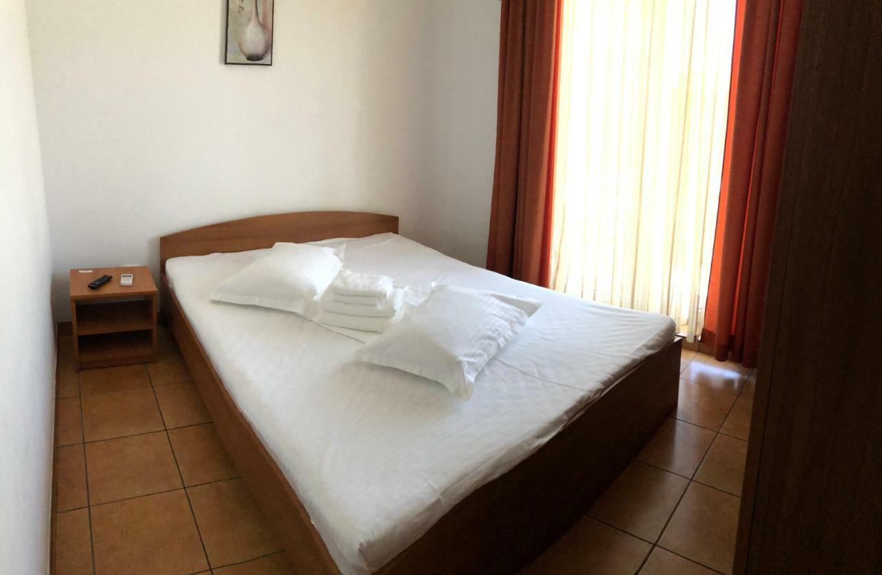Vila Orient 2 เอโฟริเอนอร์ด ภายนอก รูปภาพ
